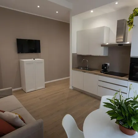 Alda Nella Piazzetta In Centro Apartamento