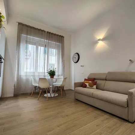 Alda Nella Piazzetta In Centro Apartman La Spezia